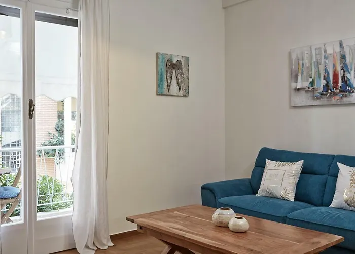 Cozy And Bright 2Bd Apartment In Kolonaki